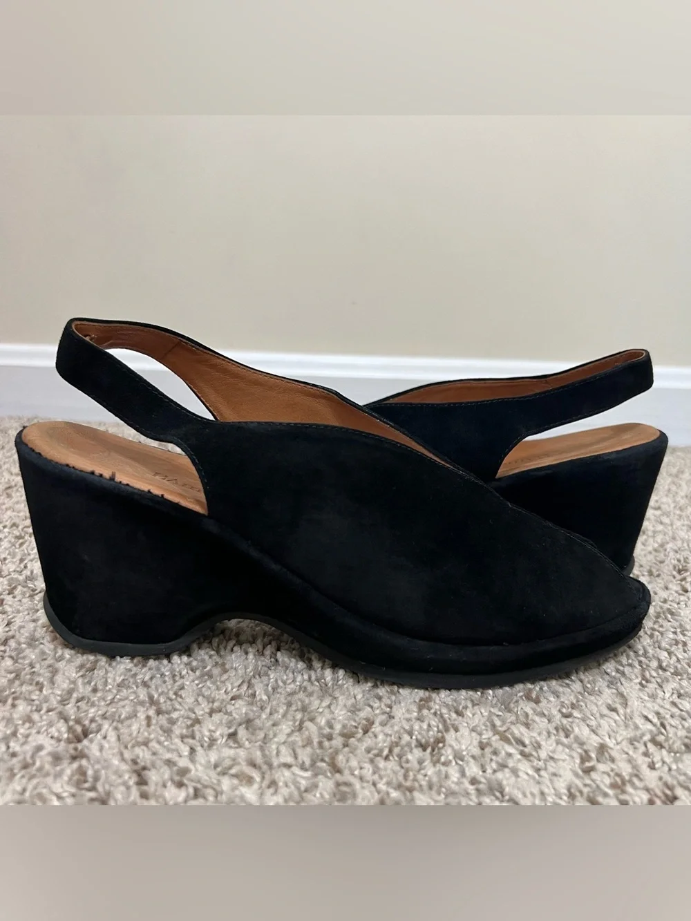 L’Amour Des Pieds Odetta Black Leather Suede Peep-Toe Platform Sandals Size 8.5